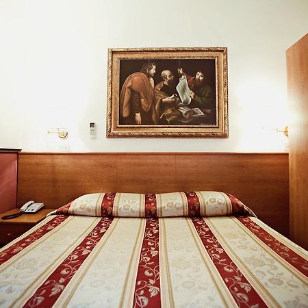 Hotel Saturnia Roma Habitación foto